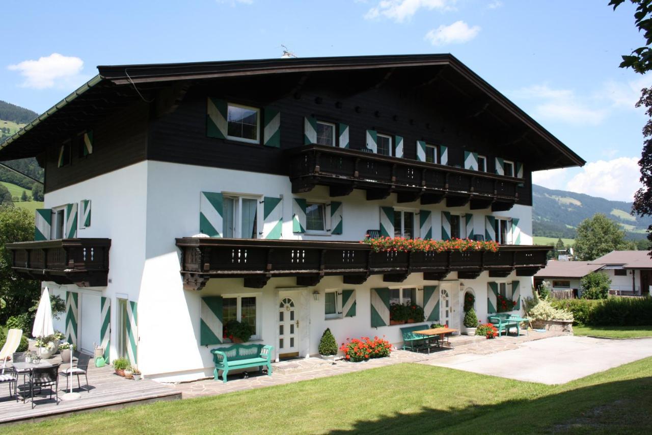 Das Christine Appartement Brixen im Thale Ngoại thất bức ảnh